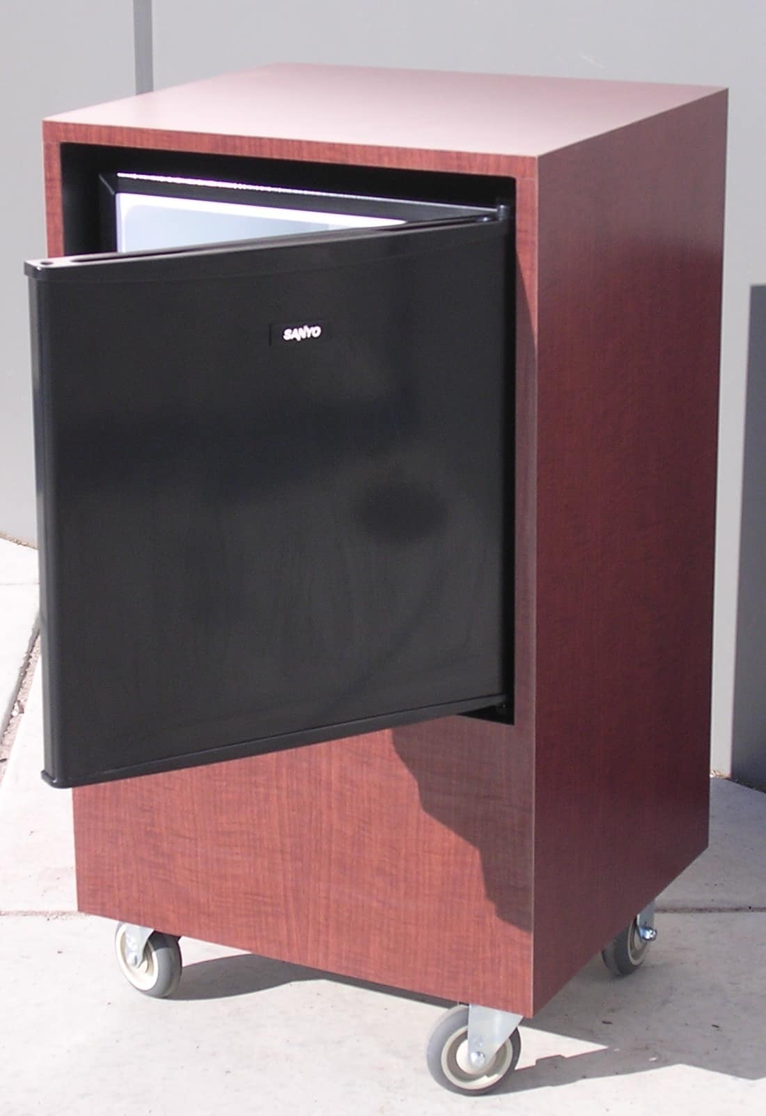 R-Custom Refrigerator Carts - Image 2